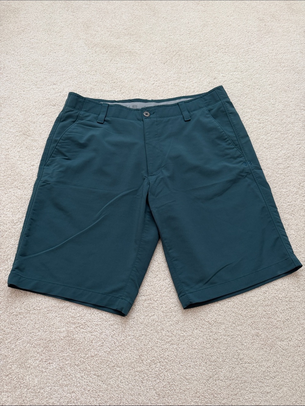Under Armour Deep Teal Flat-Front Men's Shorts - waist 36 - Style#1253487